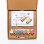 Kit d'empreintes de main pour 4 personnes en supports rond sur plexiglas de Ø26cm couleur nacre