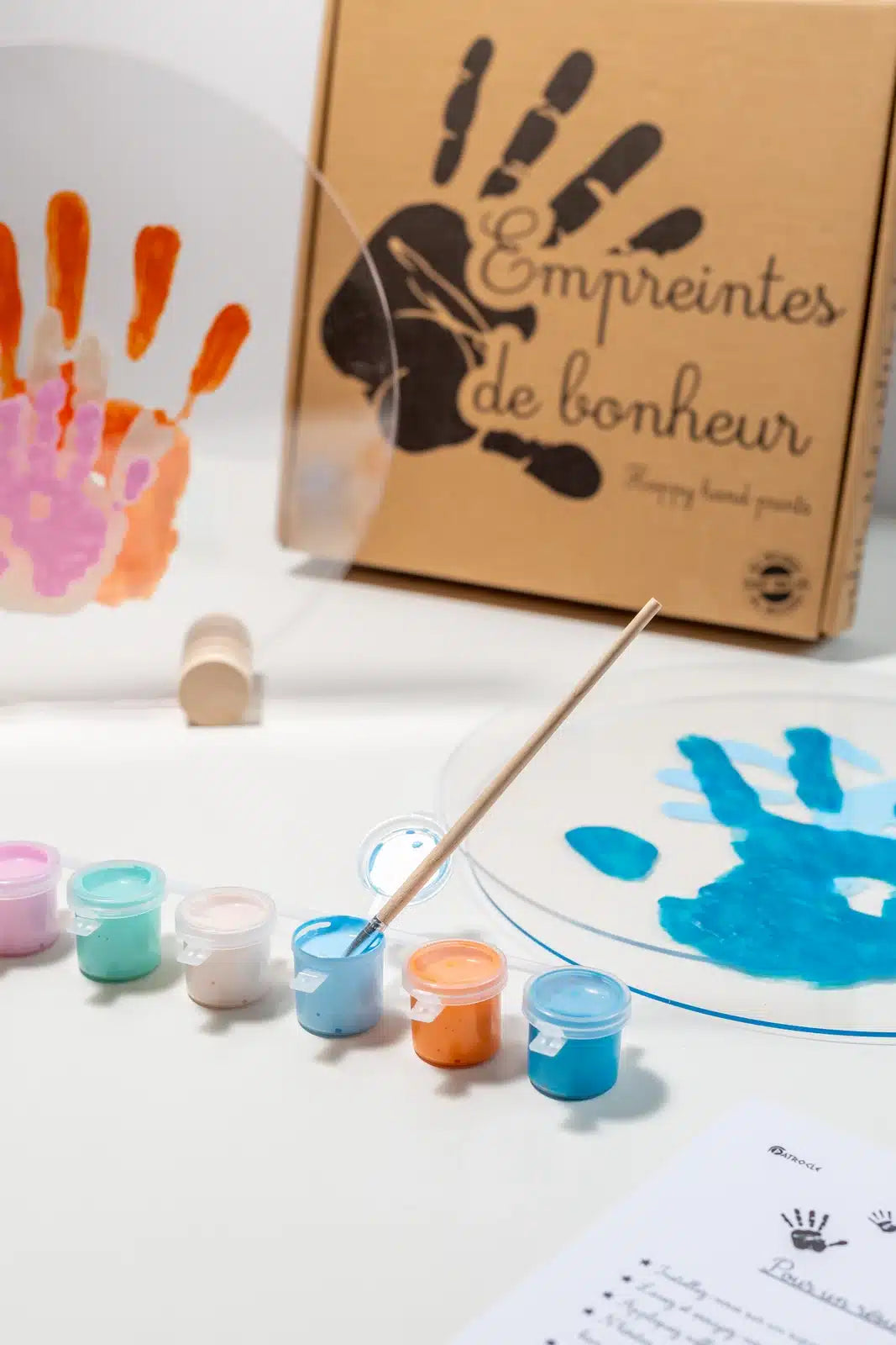 LouYou-pastel-empreintes-mains-4-personnes-bois-rond-Packaging-2
