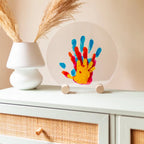 Kit d'empreintes de main pour 4 personnes en supports rond sur plexiglas de Ø26cm couleur peps