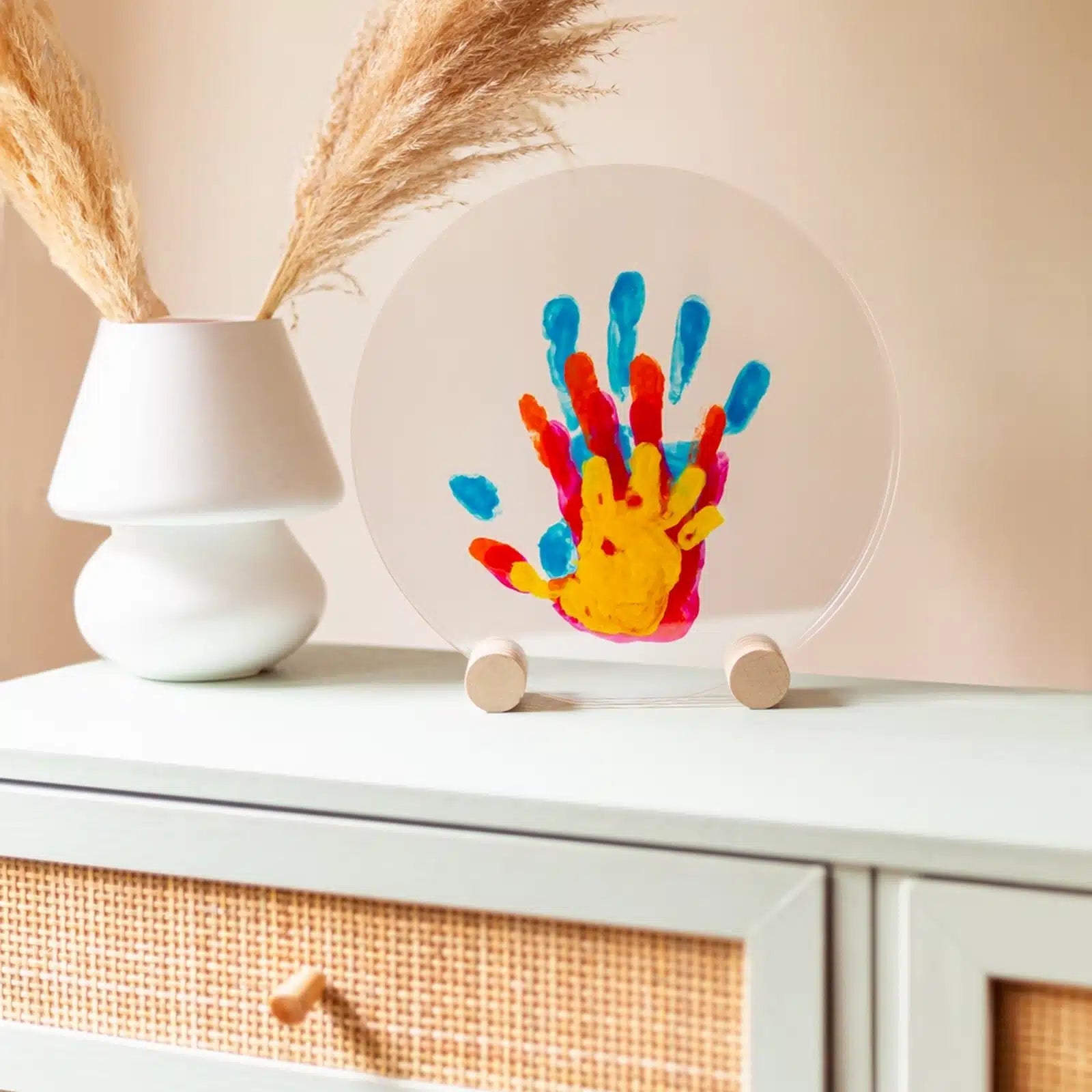 LouYou-peps-empreintes-mains-4-personnes-bois-rond-Ambiance