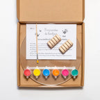 Kit d'empreintes de main pour 4 personnes en supports rond sur plexiglas de Ø26cm couleur peps