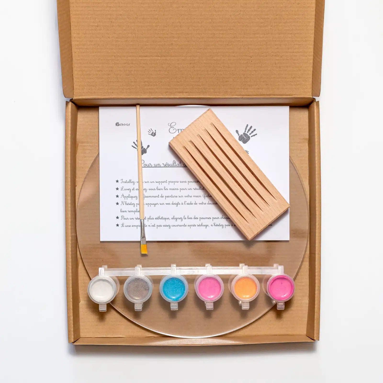LouYou-nacre-empreintes-mains-5-personnes-bois-rectangle-packaging-2
