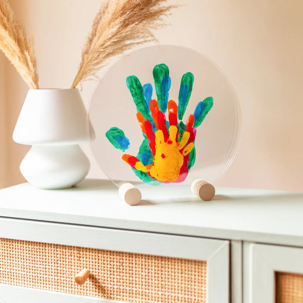 LouYou-peps-empreintes-mains-5-personnes-bois-rond-Ambiance