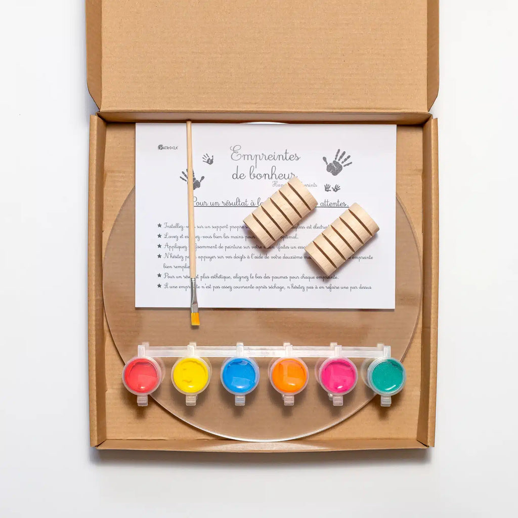 LouYou-peps-empreintes-mains-5-personnes-bois-rond-Packaging-1