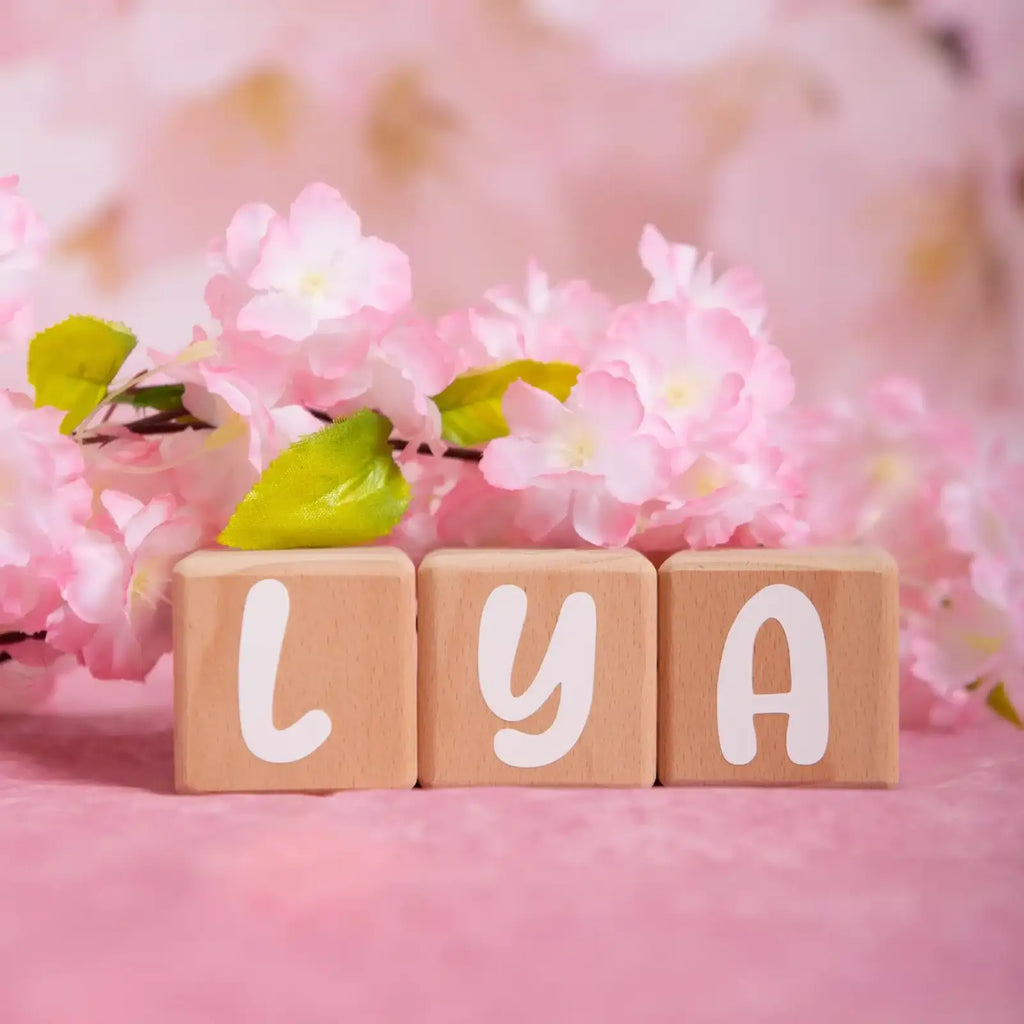 Louyou ALPHACUBES kit de 3 cubes noir blanc et gris avec stickers