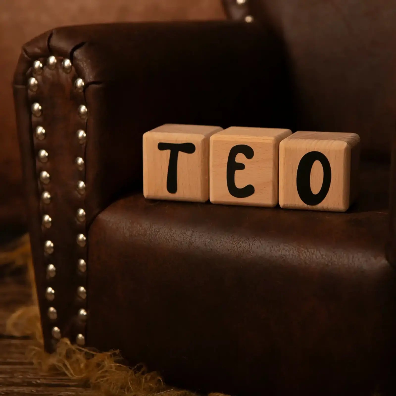 Louyou ALPHACUBES kit de 3 cubes noir blanc et gris avec stickers