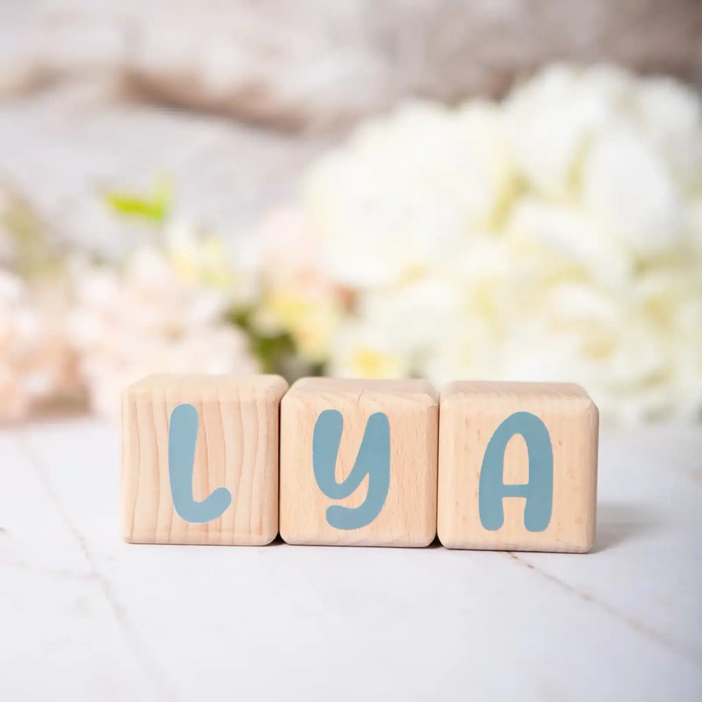 Louyou ALPHACUBES kit de 3 cubes noir blanc et gris avec stickers