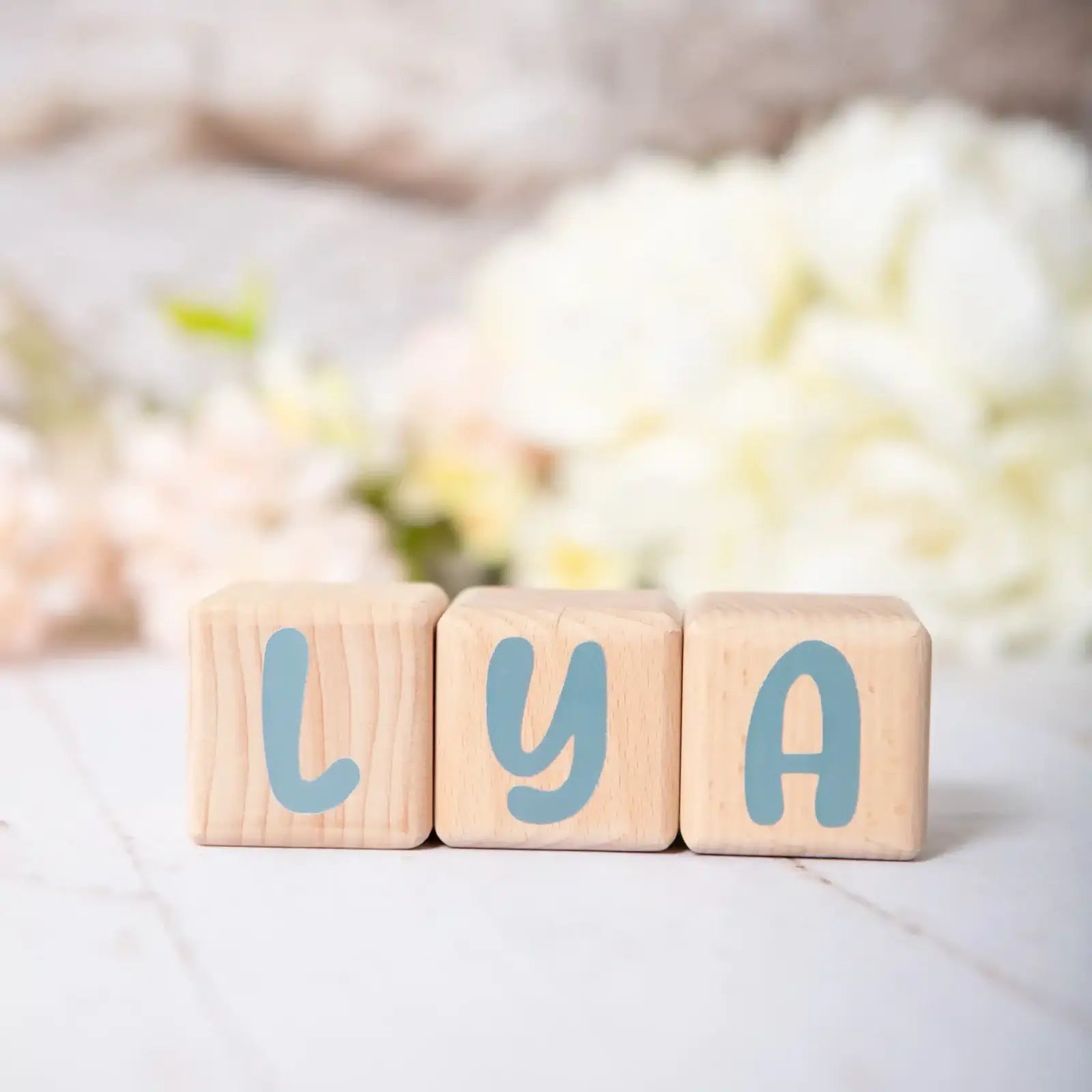 Louyou ALPHACUBES kit de 3 cubes noir blanc et gris avec stickers