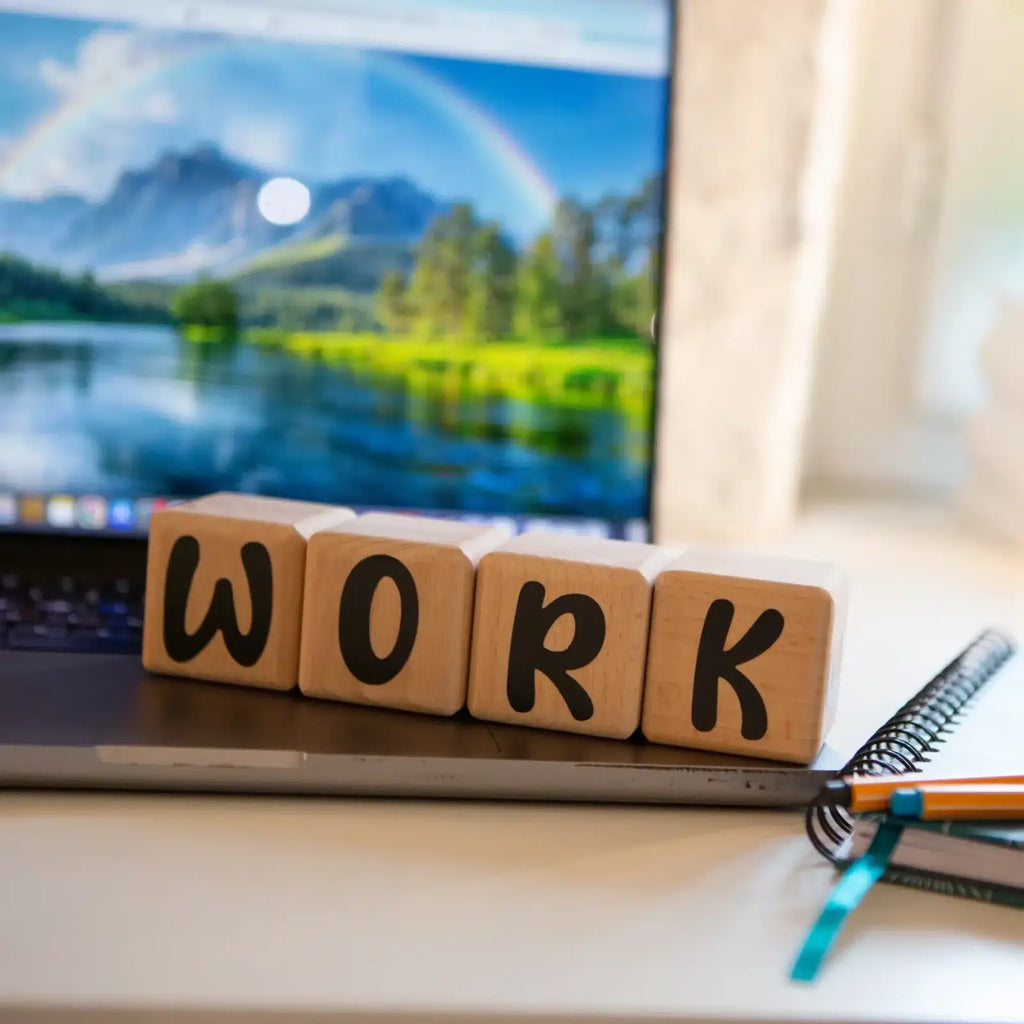 Louyou ALPHACUBES kit de 4 cubes noir blanc et gris avec stickers