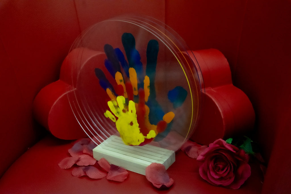 Kit d'empreintes de mains pour Famille de 5 : Immortalisez les moments précieux en famille avec ce coffret d'empreintes sûr et personnalisable, fabriqué en France. peps