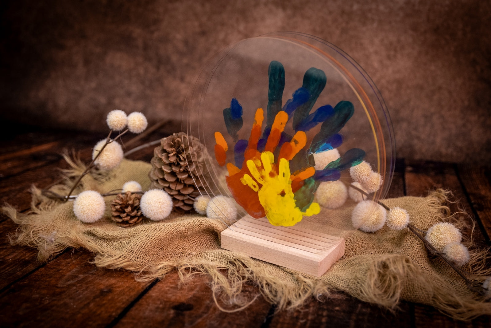 Kit d'empreintes de mains pour Famille de 5 : Immortalisez les moments précieux en famille avec ce coffret d'empreintes sûr et personnalisable, fabriqué en France. peps